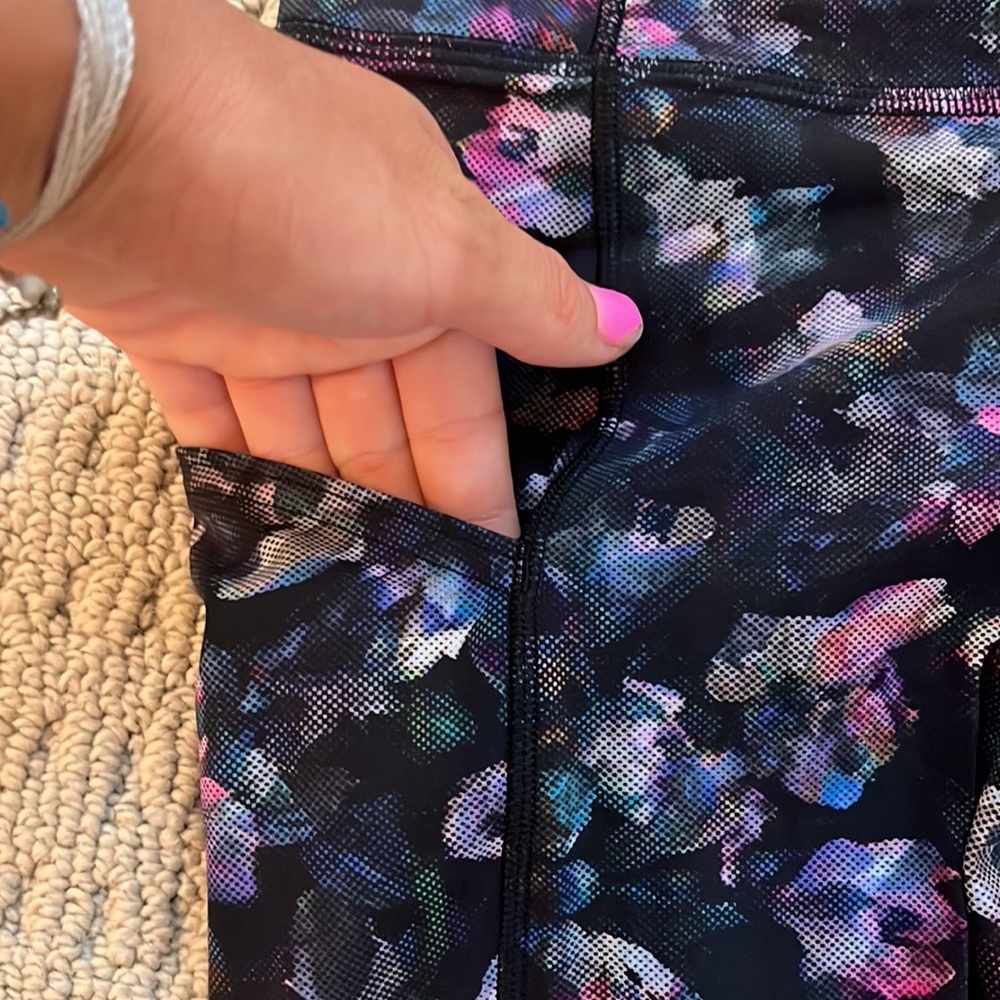 Lululemon Cropped Floral Leggings - Picture 2 of 6
